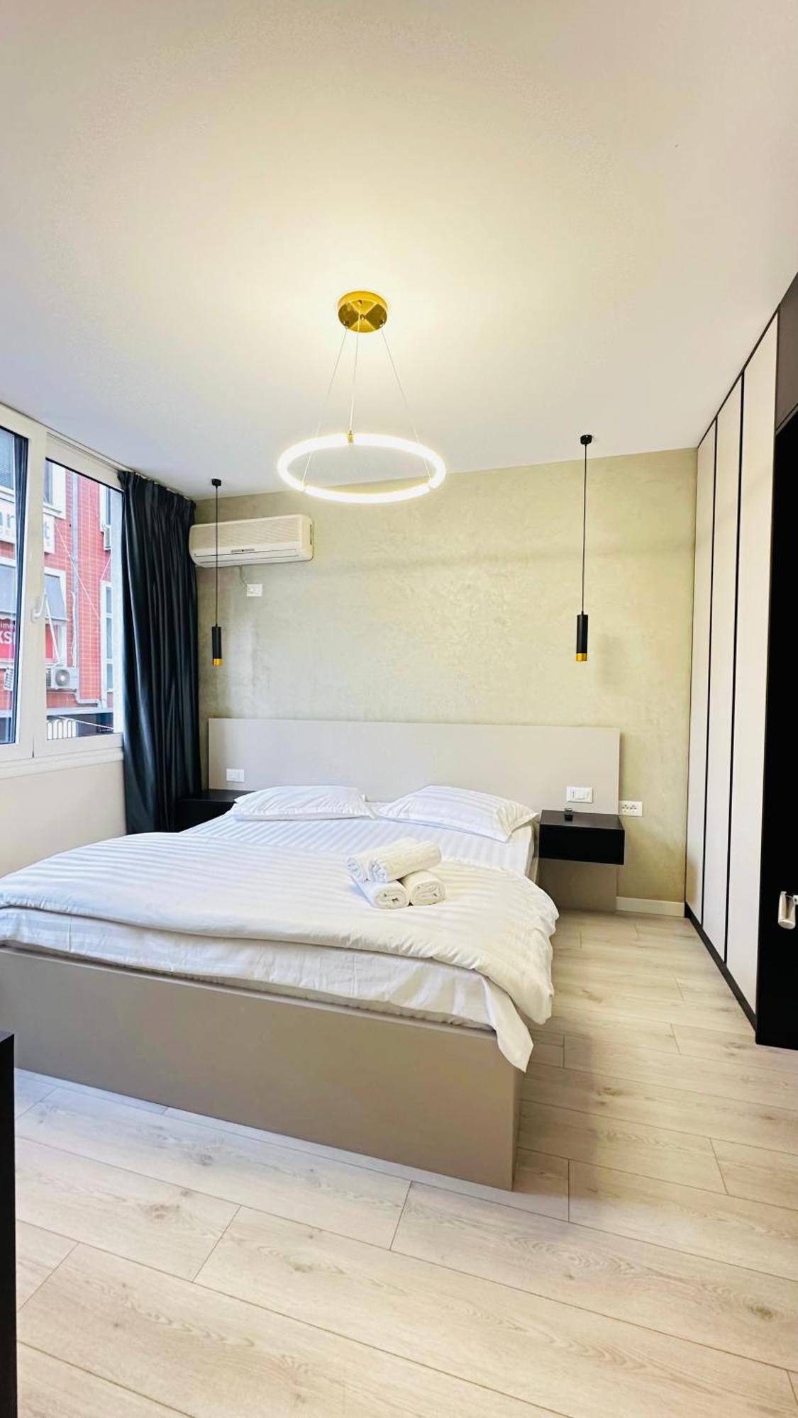 Luxurious Central Stay - Self Check-In Tirana Exterior foto