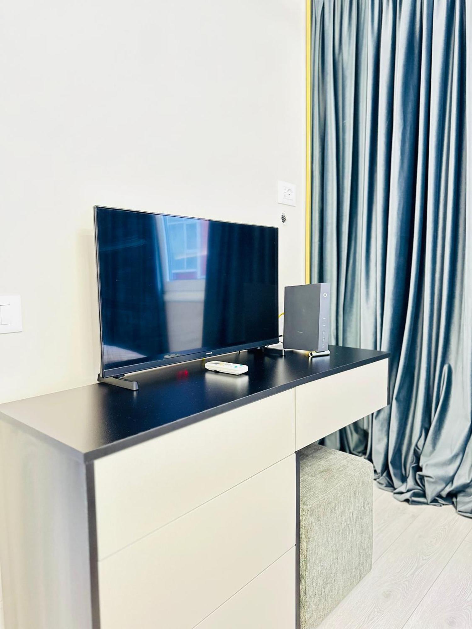 Luxurious Central Stay - Self Check-In Tirana Exterior foto