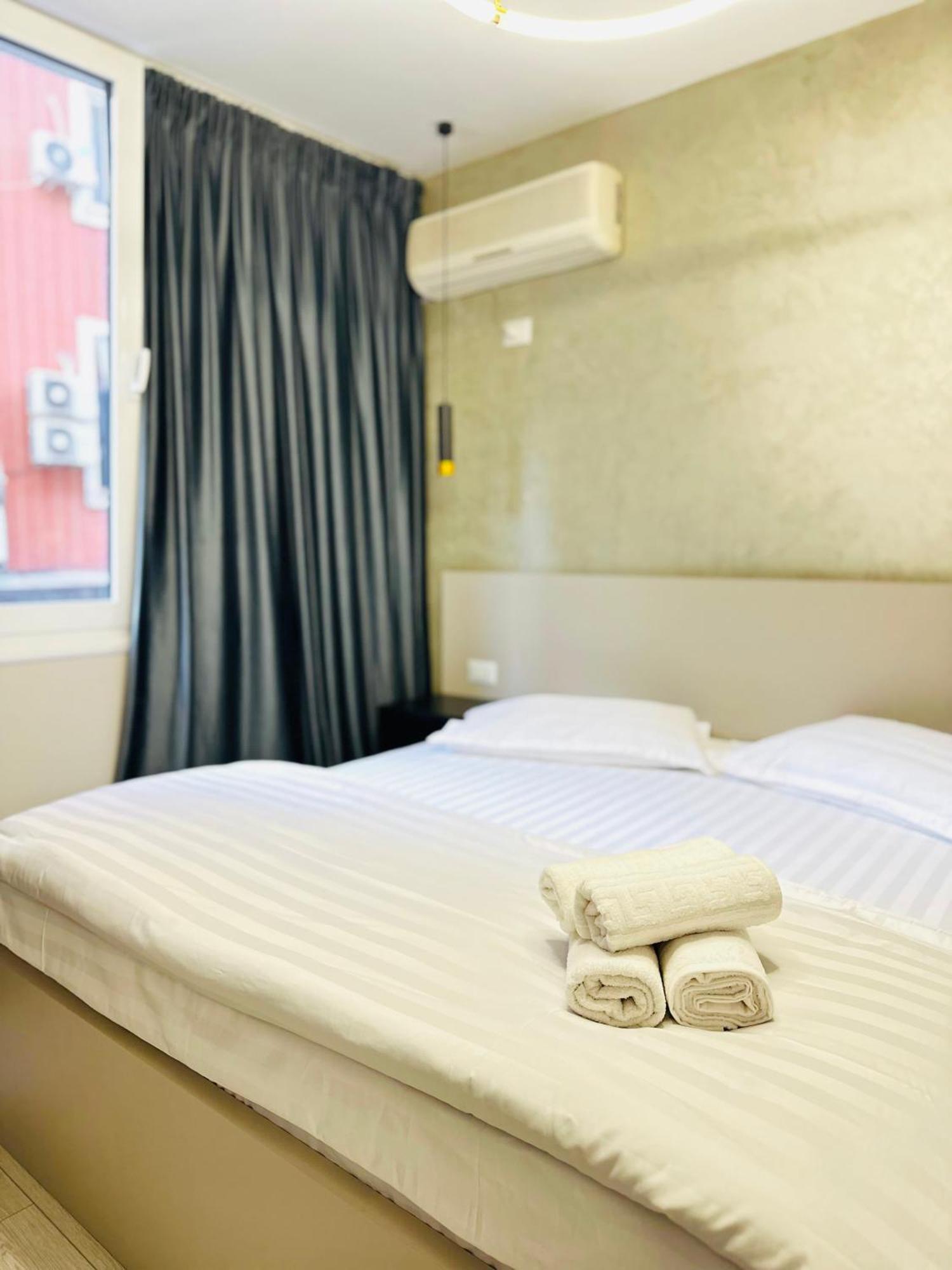 Luxurious Central Stay - Self Check-In Tirana Exterior foto